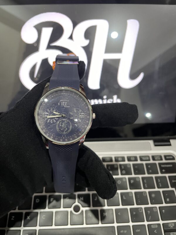 beautiful gents watch